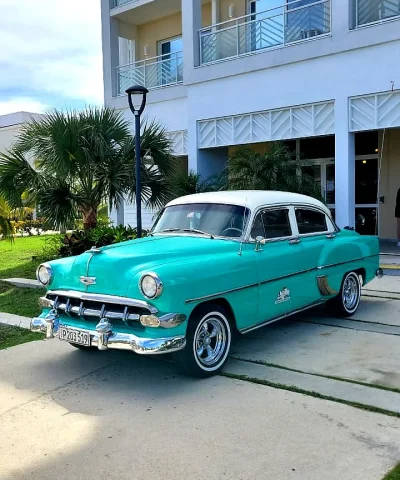 classic_car_enhanced_web_11zon